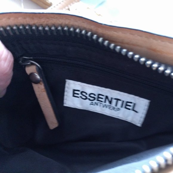 ***SOLD*** Essentiel Antwerp owl bag - Picture 7 of 9